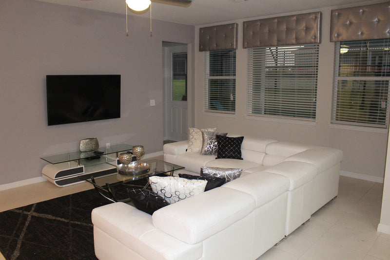 2119 Sectional With Extra Chair - White Set - p14171