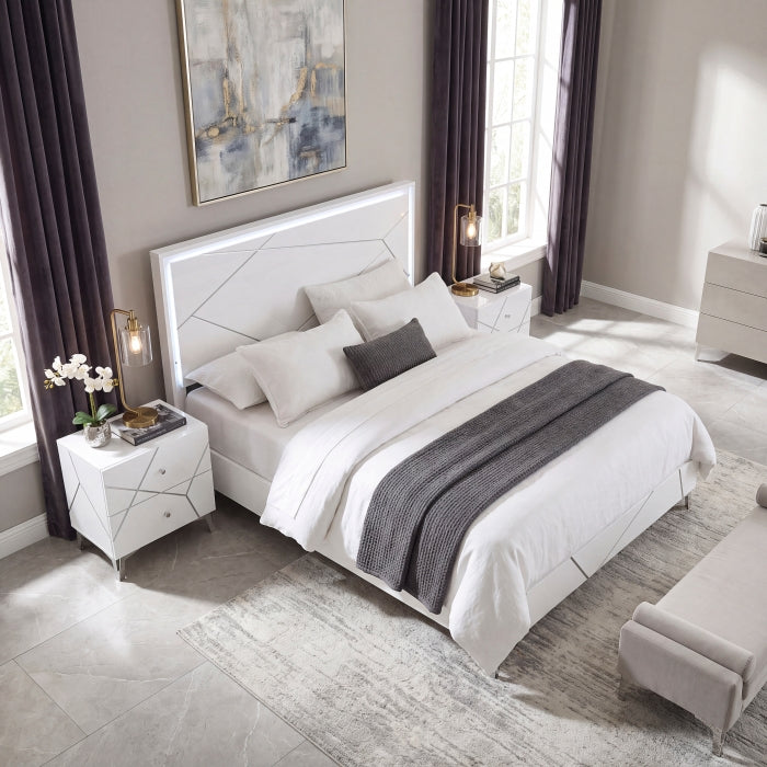 2455NWHK-1CK* (3) California King Bed - 2455NWHK-1CK*