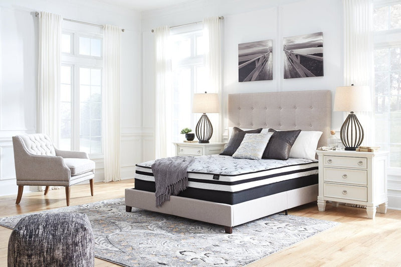 8 Inch Chime Innerspring White Queen Mattress in a Box - Lara FurnitureQueen Mattress