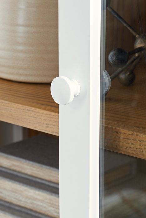 Dagandale White/Natural Accent Cabinet