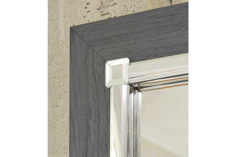 Lodanna Gray Dresser and Mirror -  Ashley - Lara Furniture