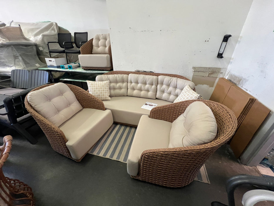 Hazeren Outdoor Sofa With Cushion