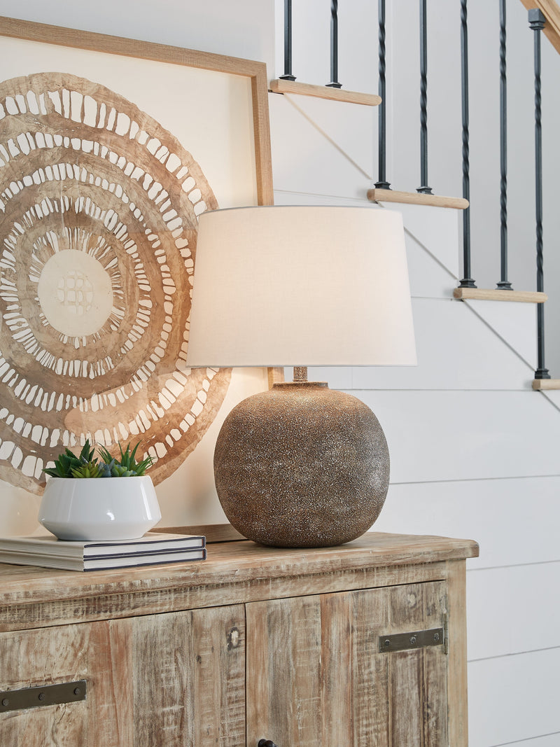 Neavesboro Antique Brown/White 2-Piece Table Lamp Set from Ashley - Lara Furniture