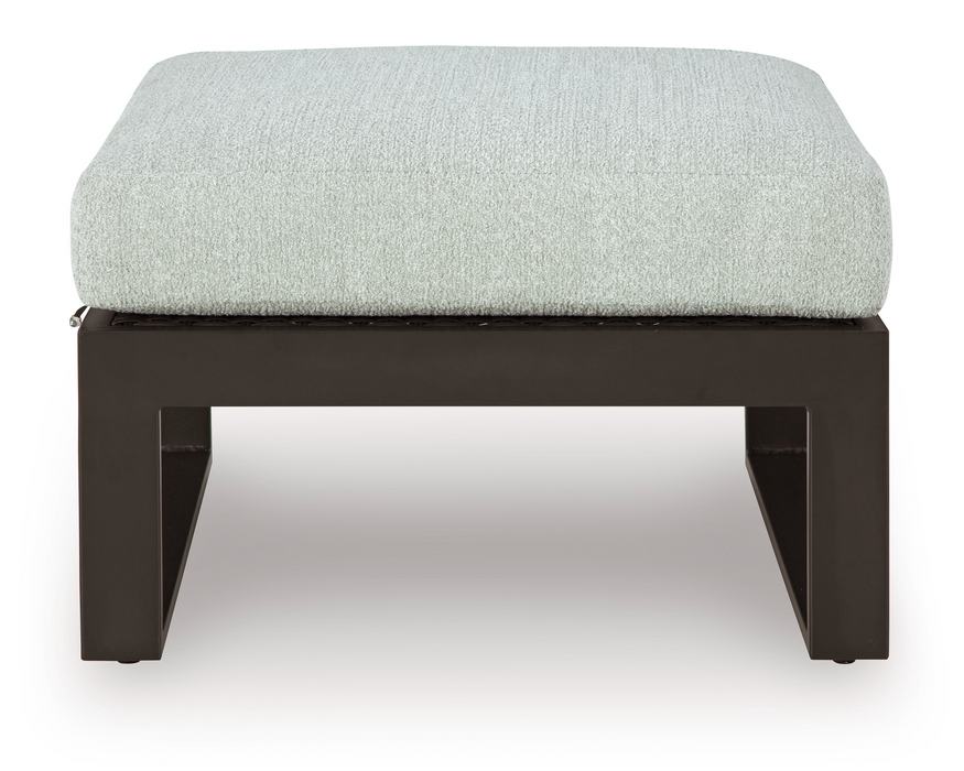 Beachloft 4-Piece Black / Gray Outdoor Sectional