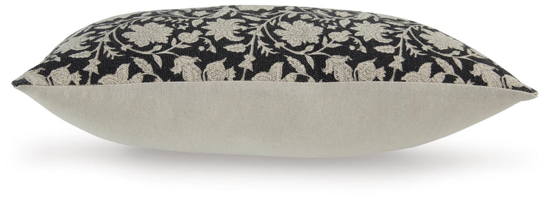 Alanderson Black/Ivory Pillow - A1001100P