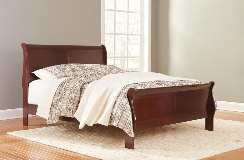 Alisdair Queen Sleigh Bed with Mattress in Reddish Brown - PKG000501