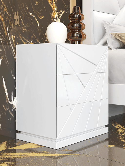 Avanty 3 Drawer Night Stand - i38645