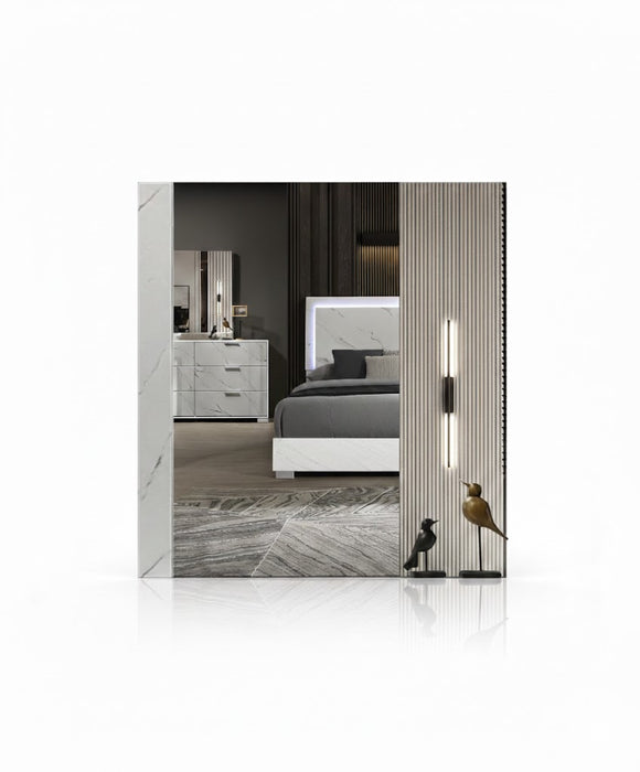 Bella Mirror
