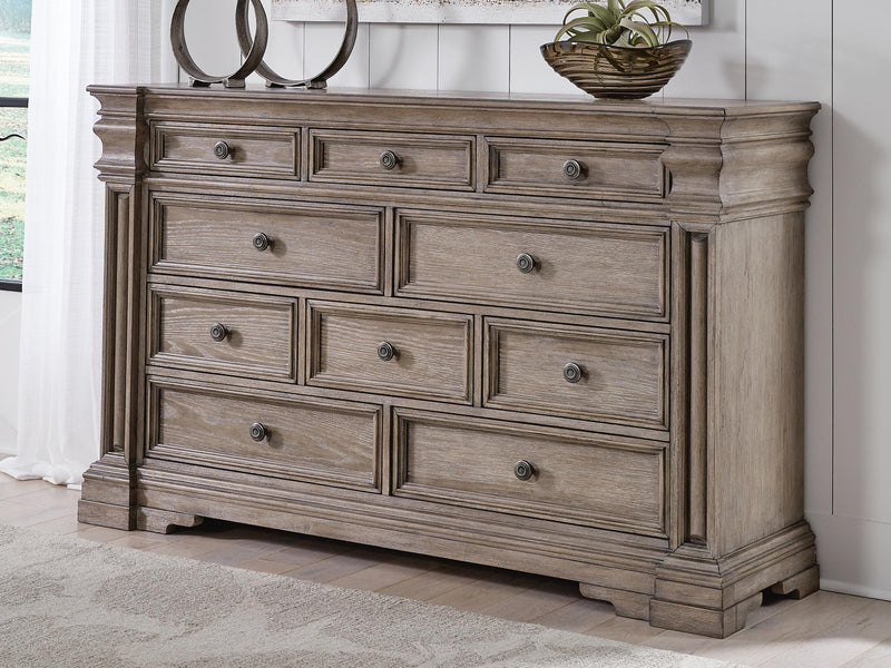 Blairhurst California King Panel Bed, Dresser and 2 Nightstands in Light Grayish Brown - PKG017007