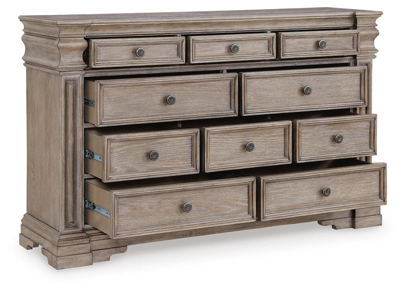 Blairhurst California King Panel Bed, Dresser and 2 Nightstands in Light Grayish Brown - PKG017007