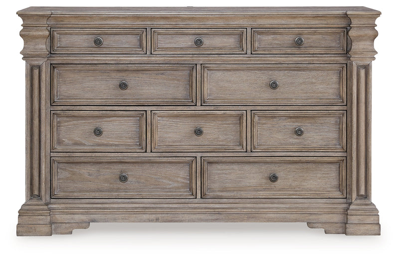 Blairhurst Light Grayish Brown Dresser - B916-31