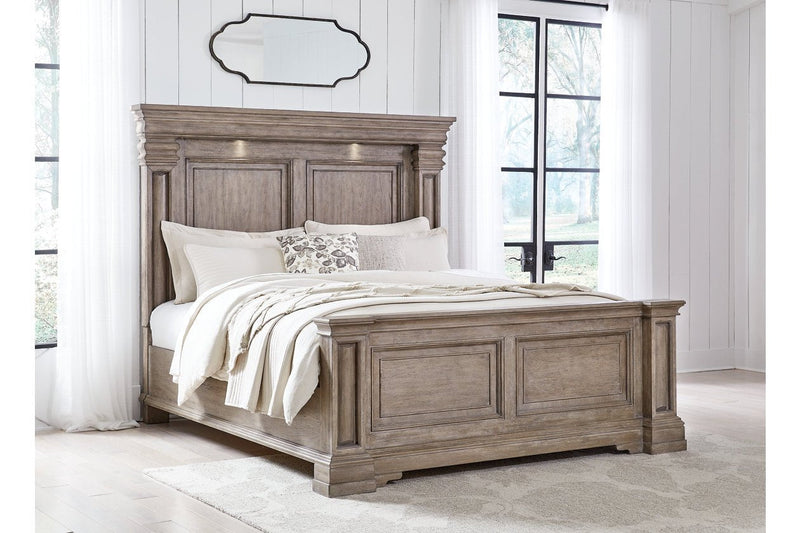 Blairhurst Light Grayish Brown Queen Panel Bed - Lara FurnitureQueen Bed