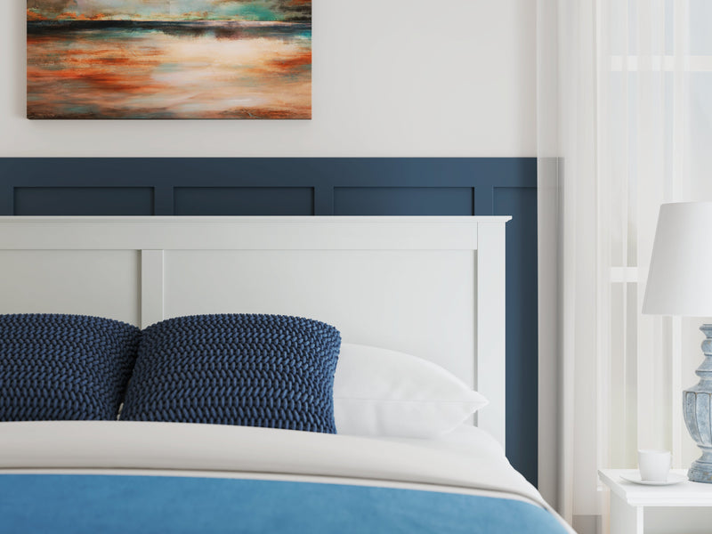 Bostwick Shoals King Panel Bed with Dresser and Nightstand in White from Ashley - Lara Furniture