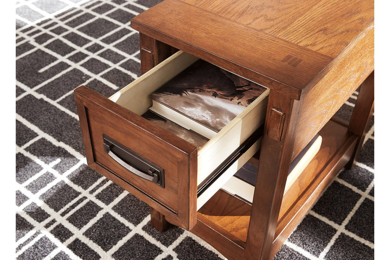 Breegin Brown Chairside End Table - Lara FurnitureEnd Table Chair Side