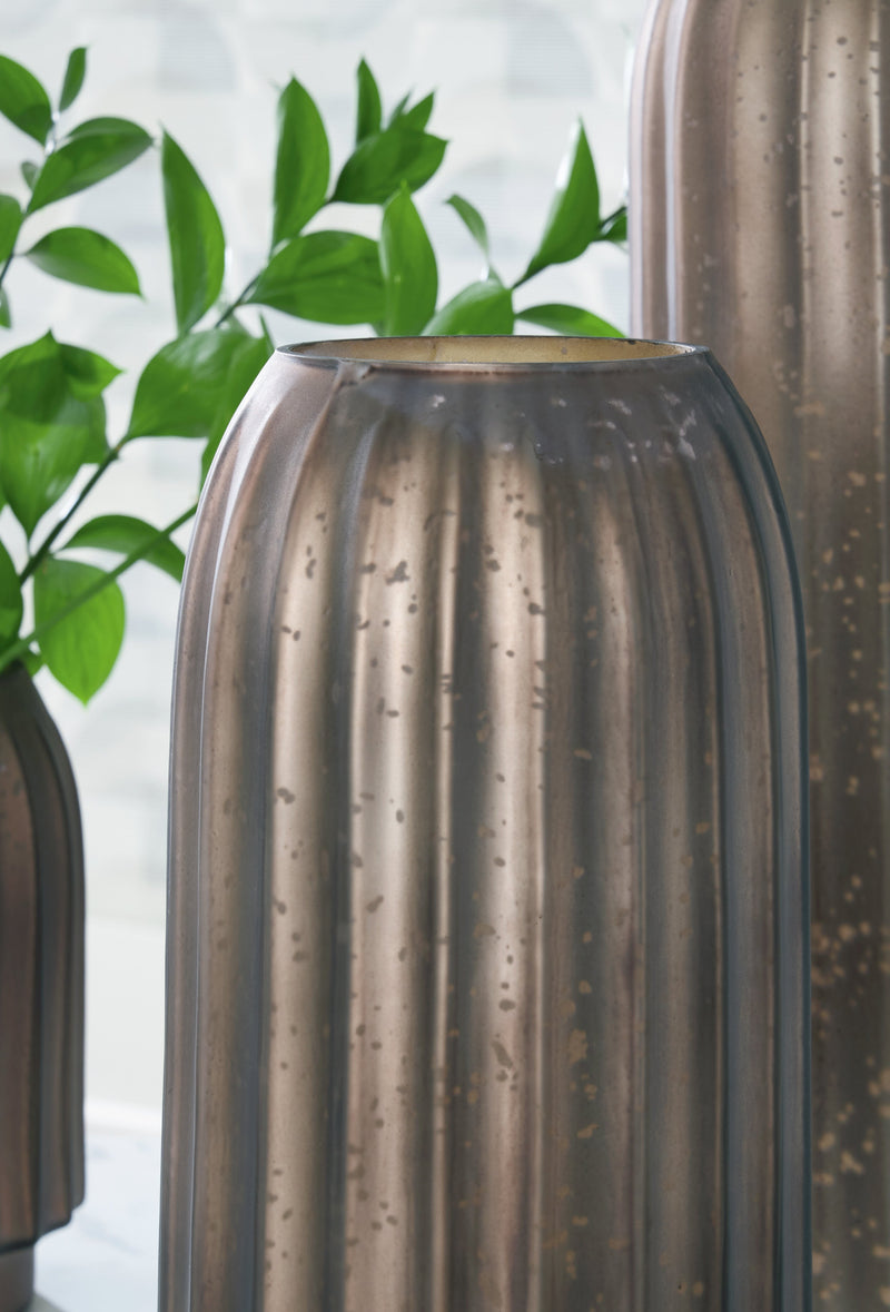 Briarcott Brown Vase - A2000704