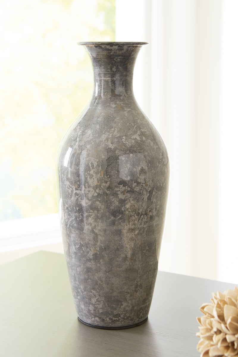 Brockwich Vase - Gate FurnitureVase