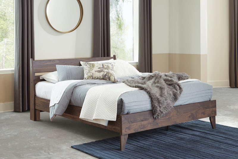 Calverson Queen Panel Platform Bed, Dresser, Chest and Nightstand in Mocha - PKG017864