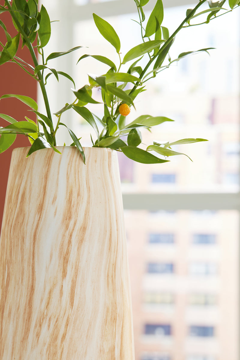 Cammen Tan/White Vase - A2000647