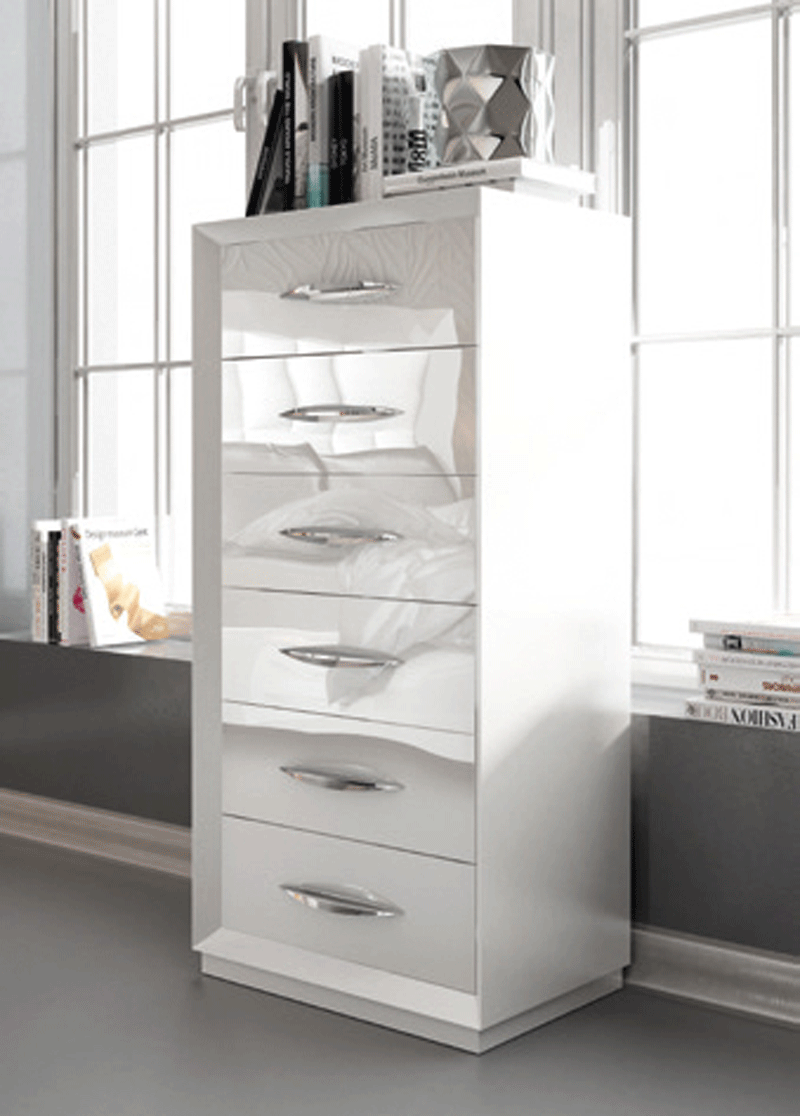 Carmen White Chest - i11610