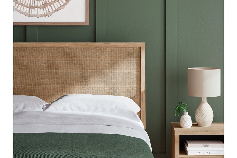 Cielden Two - tone Queen Platform Bed - Lara FurnitureQueen Bed