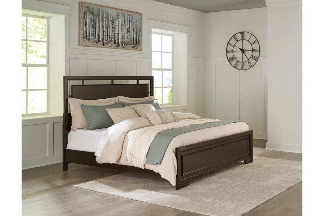 Covetown Dark Brown Queen Panel Bed - Gate FurnitureQueen Bed