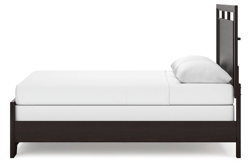 Covetown Dark Brown Queen Panel Bed - Gate FurnitureQueen Bed