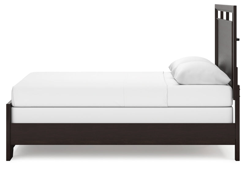 Covetown Queen Panel Bed with 2 Nightstands in Dark Brown from Ashley - Lara Furniture