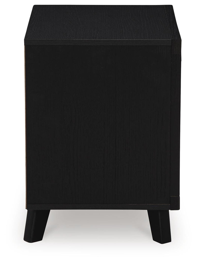 Danziar King Panel Bed, Dresser, Mirror and 2 Nightstands in Black - PKG015914