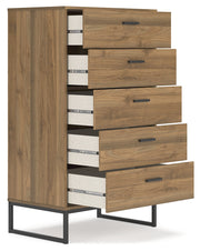 Deanlow Full Panel Headboard with Dresser, Chest and 2 Nightstands in Honey - PKG017180