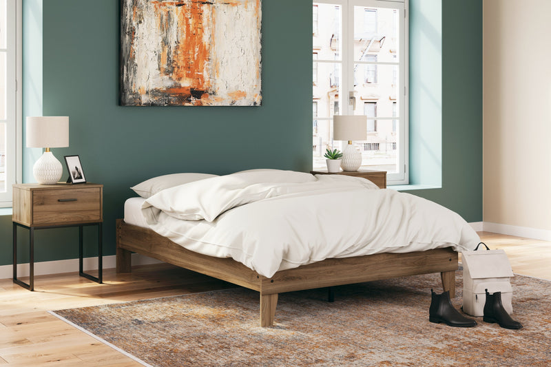 Deanlow Full Platform Bed with Dresser and Nightstand in Honey - PKG017195