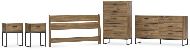 Deanlow Queen Panel Headboard with Dresser, Chest and 2 Nightstands in Honey - PKG017264