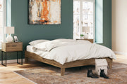 Deanlow Queen Platform Bed with 2 Nightstands in Honey - PKG017270