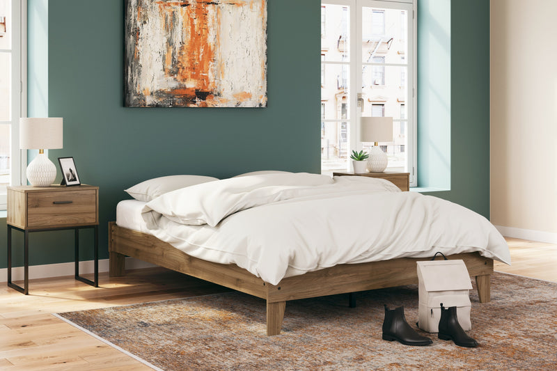 Deanlow Queen Platform Bed with Dresser, Chest and Nightstand in Honey - PKG017274