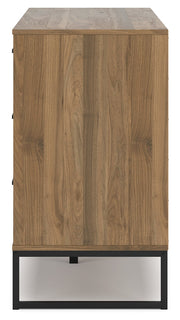 Deanlow Twin Platform Bed with Dresser in Honey - PKG017184