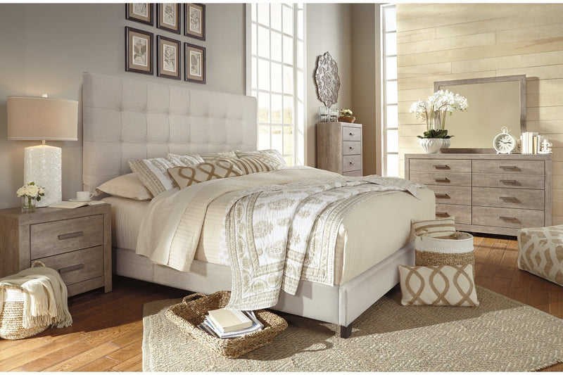 Dolante Beige Queen Upholstered Bed - Lara FurnitureQueen Bed