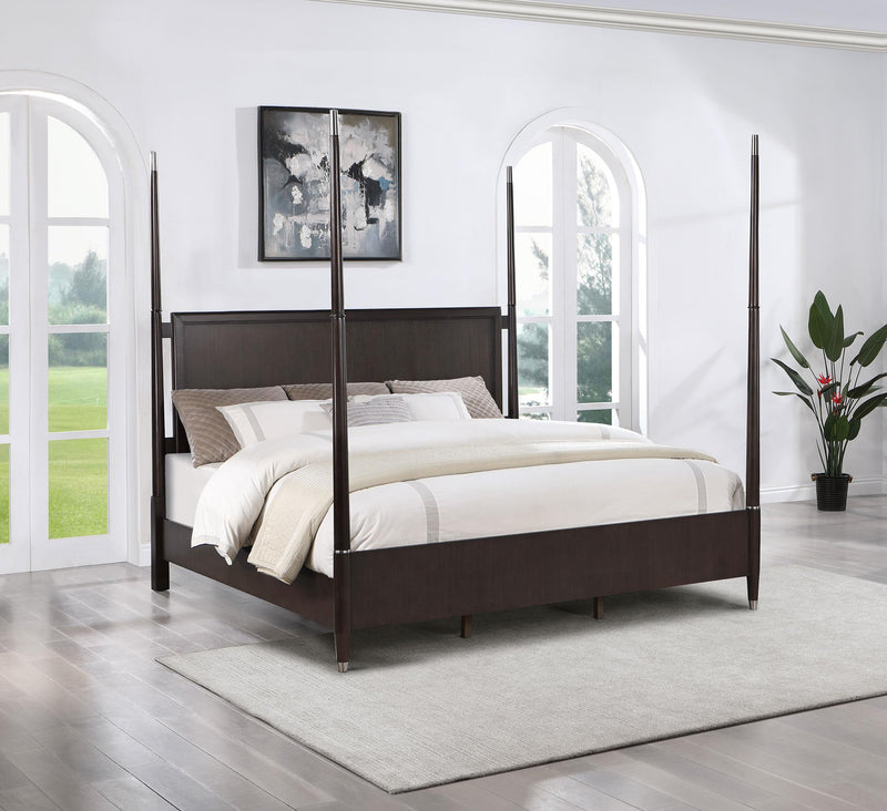 Emberlyn Wood Queen Poster Bed Brown - 223061Q