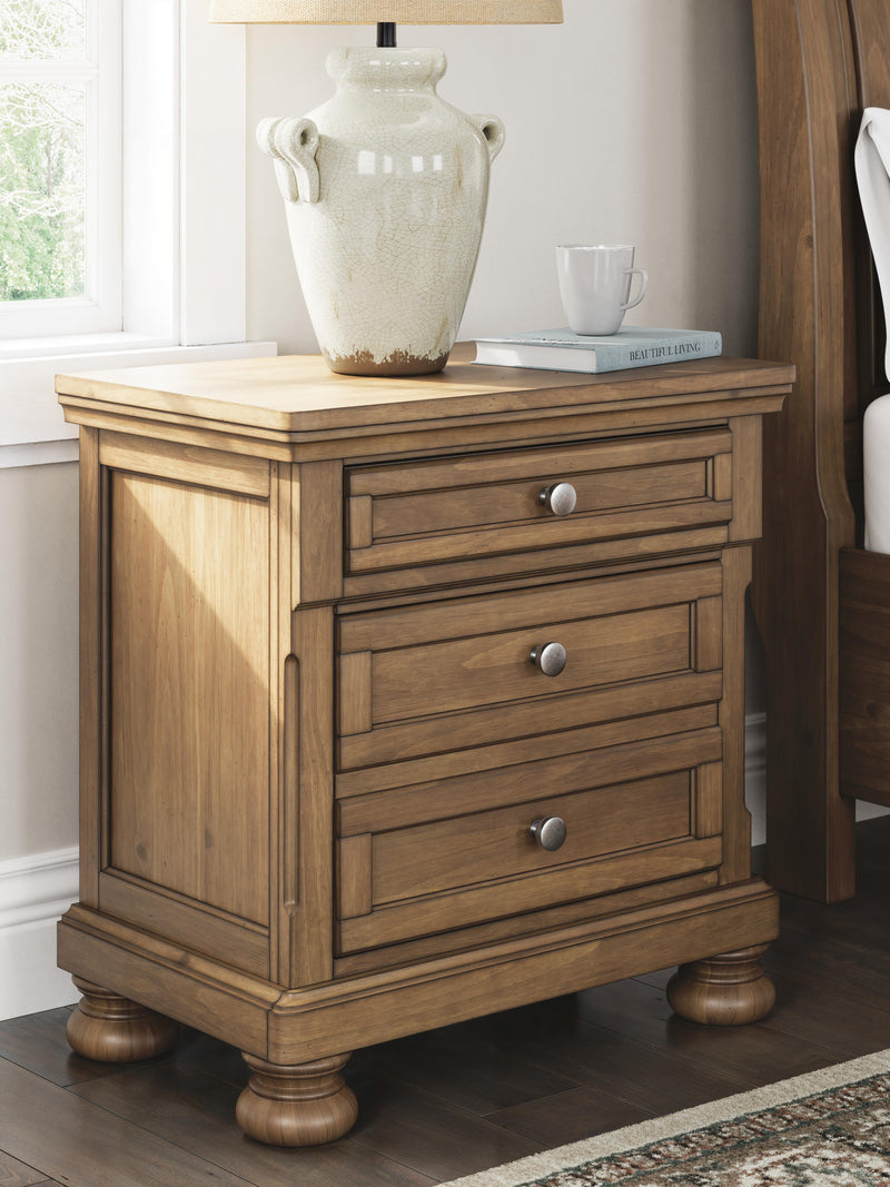 Feddinger California King Panel Bed with Mirrored Dresser, Chest and Nightstand in Medium Brown - PKG022329
