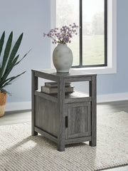 Fendenmore Brown/Gray Chairside End Table - T190-317
