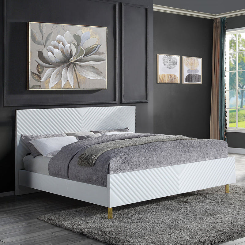 Gaines EK Bed - BD01033EK