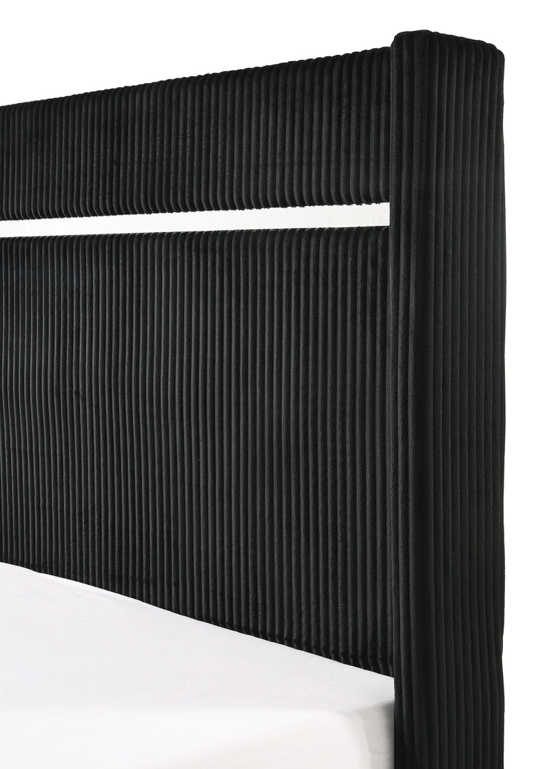 Gennro Black Corduroy Queen Upholstered Panel Bed - Lara FurnitureQueen Bed