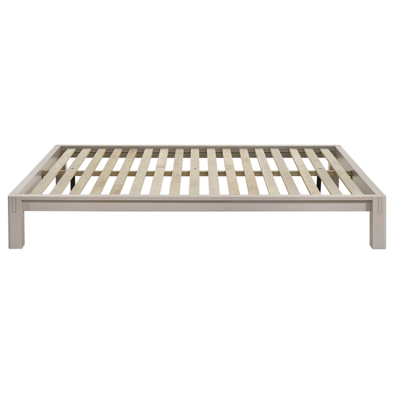 Gislen Queen Easy Assembly Wood Platform Bed White - 316028WHTQ