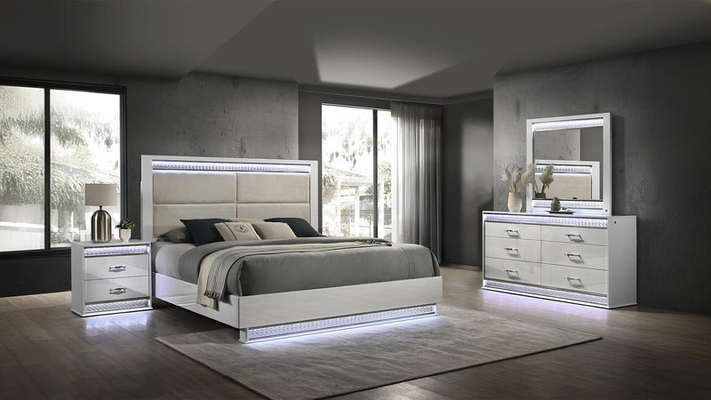 Glam King 4 Pc Bedroom Set in White - Glam King 4 Pc Bedroom Set in White