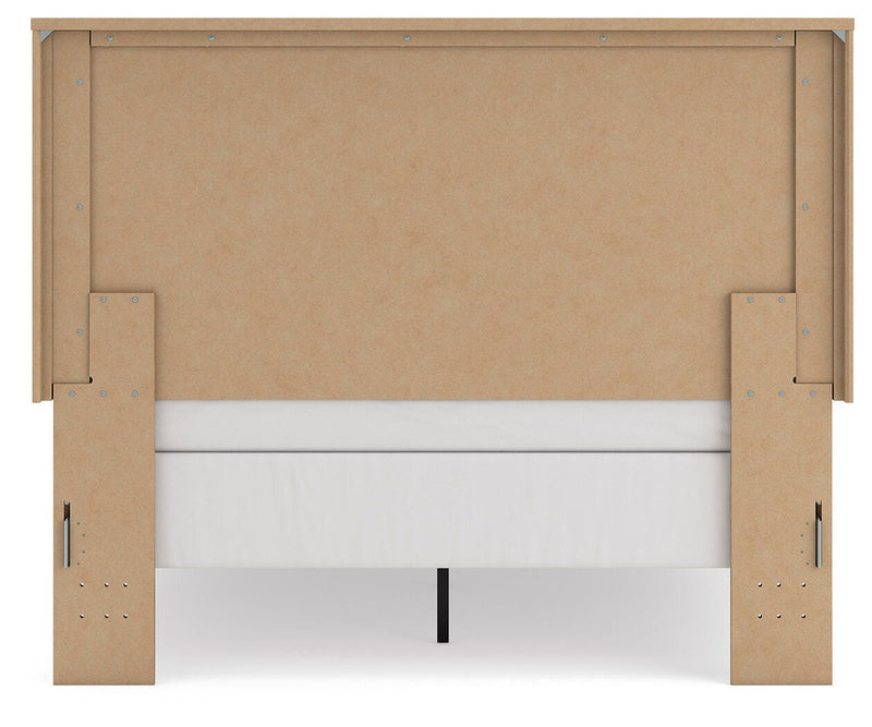 Gramburg Warm Natural Brown Queen Panel Bed - PCB1121B4