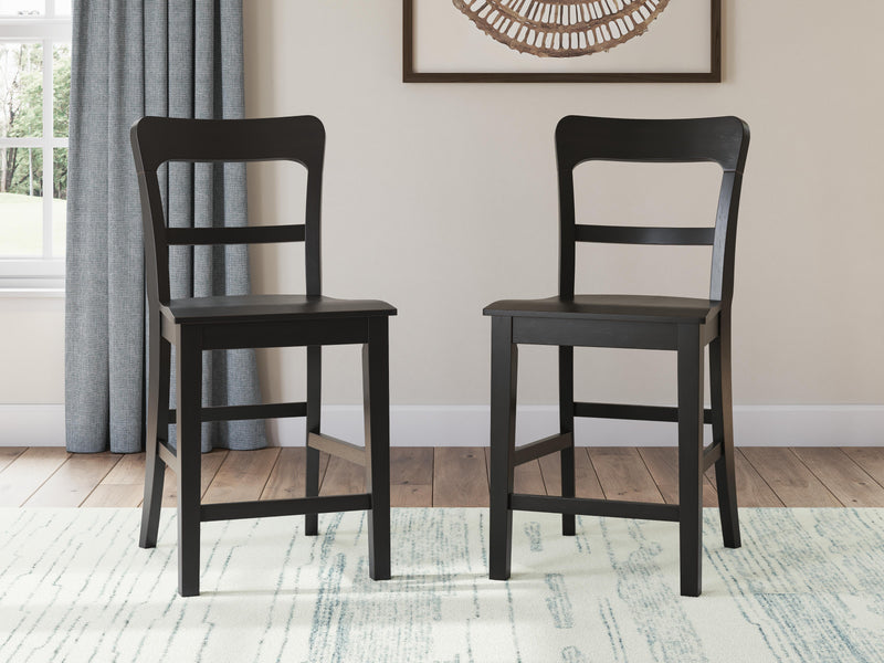 Greddinton Counter Height Dining Table and 4 Barstools - PCD824D8