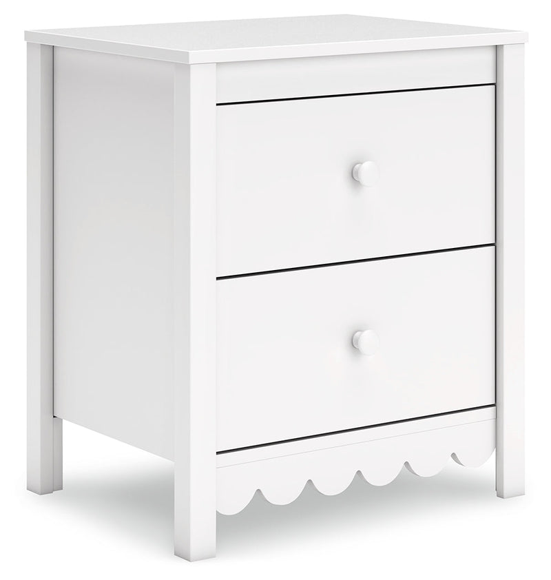 Hallityn Full Panel Headboard with Dresser, Chest and Nightstand in White - PKG018835