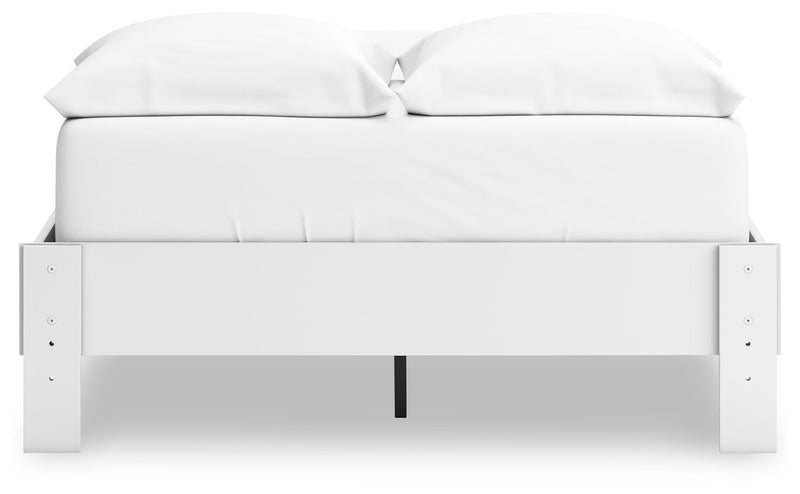 Hallityn Full Platform Bed with Dresser and Nightstand in White - PKG018817