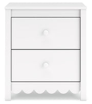 Hallityn Full Platform Bed with Dresser and Nightstand in White - PKG018817