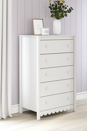 Hallityn Twin Platform Bed with Dresser and Chest in White from Ashley - Lara Furniture