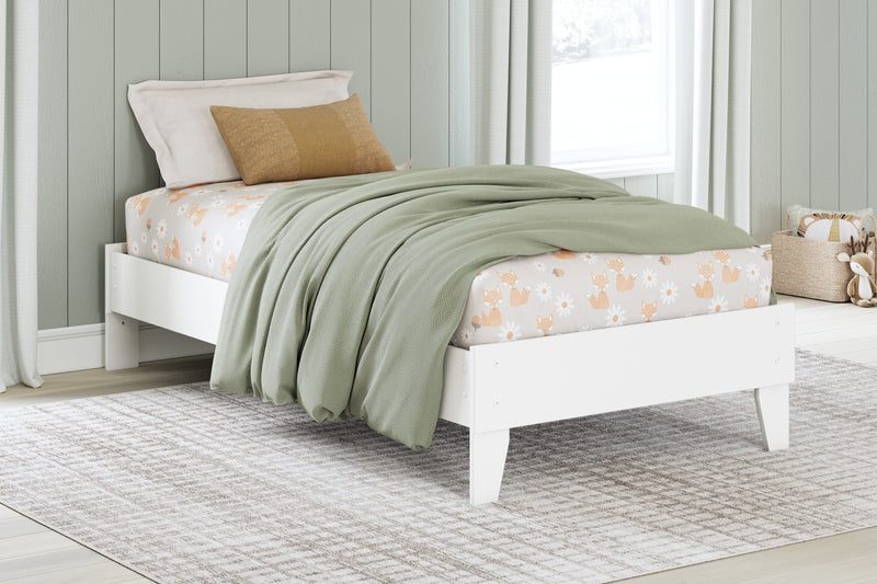 Hallityn White Youth Platform Bedroom Set from Ashley - Lara Furniture