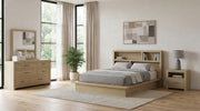 Hendricks 4-piece Eastern King Bedroom Set Light Oak - 222650KE-S4